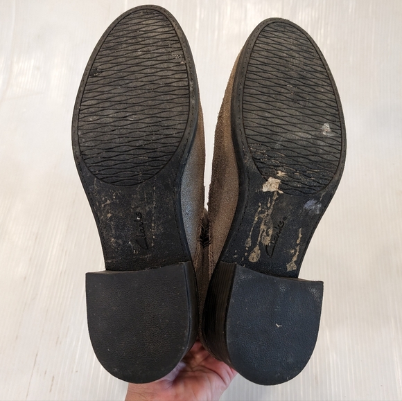 CLARKS Collection Nevella Devon Women's taupe suede zip ankle booties size 10 - Picture 8 of 15